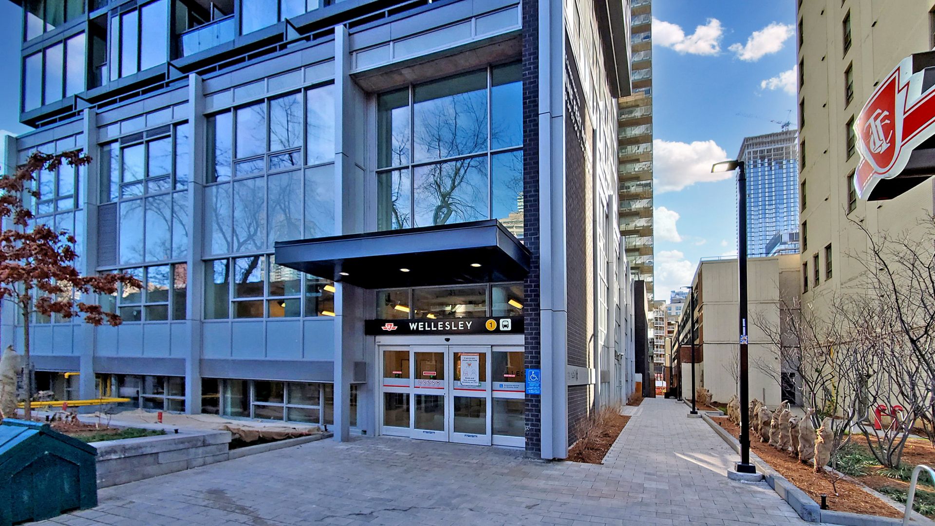 110717 Dundonald Street, Toronto