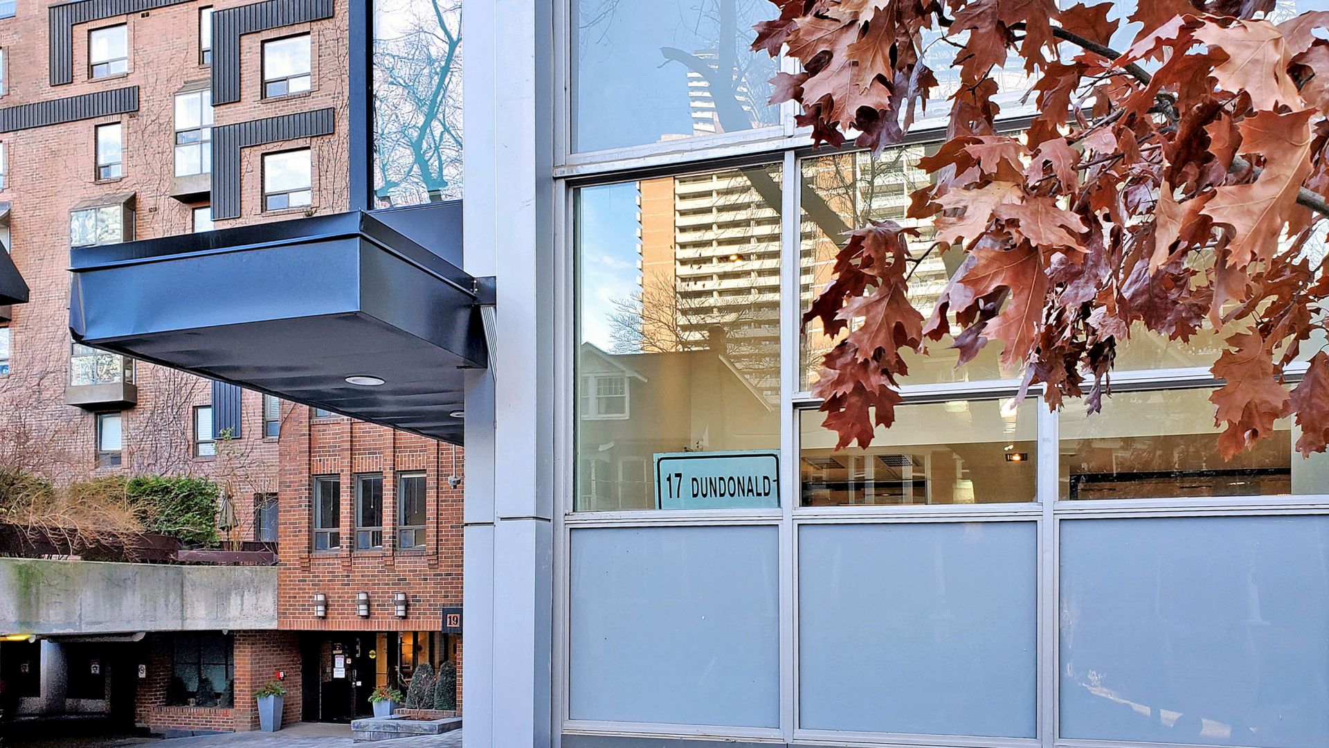 110717 Dundonald Street, Toronto